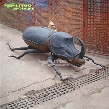 Escarabat de l'atles animatrònic