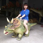 Passejades en scooter per Triceratops